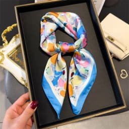 2024 Luxury Floral Print 70cm Square Silk Scarf Women Designer Scarves Bandana Foulard Shawl Hijab Echarpe Hairband Tie Ribbon