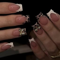 24Pcs French Short Square White Reusable False Nail Tips with Rhinestone Star Chain Nude Pink Acrylic Lovely Nails Fashion Set