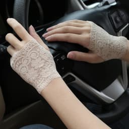 Women's Lace Sunscreen Outdoor Half Finger Driving Gloves Summer Thin Elastic Breathable Bridal Fashion Touch Screen Fingerless