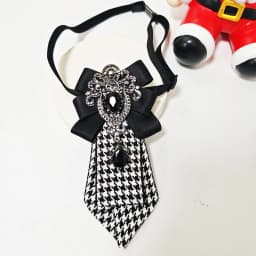 A handcrafted women's tie with contrasting color plaid and diamond accents, exquisite, finely crafted, a must-have for parties, suitable for gifting, and exudes a sense of luxury