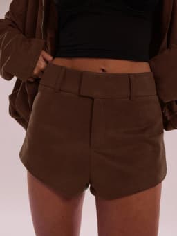 Simple, casual, versatile, solid-color shorts