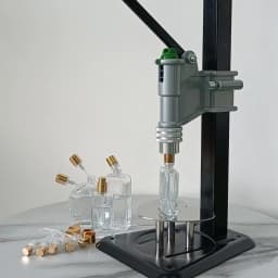 Perfume Bottle Crimping Machine Perfume Bottle Capper Plastic Bayonet Press Sleeve Machine Sealing Machine For Perfume Packaging