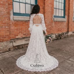 Boho Long Sleeve Lace Bohemian Wedding Dress Deep V Open Back Bridal Gown Scalloped Train Country Rustic Outdoor Dresses