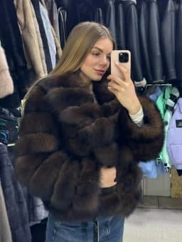 Women's Real Fox Fur Jacket with Large Lapel Detachable Sleeves Warm Stylish Winter Coat Fashionable Animal Skin Outerwear