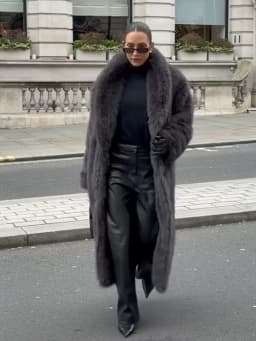 Winter Thick Warm Long Sleeves High Quality Fur Jacket Women Overcoat Luxury Chic Super Long Faux Fur Jacket Coat