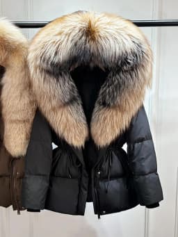 2026 New Winter Real Natural Fox Fur Collar Thick Wam Puffer Jacket Women Hooded Belt Slim White Duck Down Coat Waterproof Parka