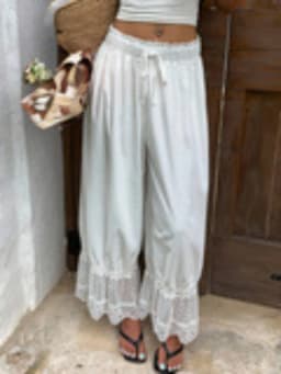Women's Y2K Loose Fit Bloomers Cropped Pants Drawstring High Waist Floral Lace Patchwork Calf-Length Lantern Trousers