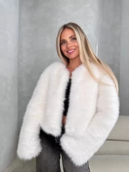 Women Faux Fur Coats Solid Short Jackets Long Sleeve Round Neck Open Stitch Thick Straight Fit Elegant Casual 2026 Autumn Winter