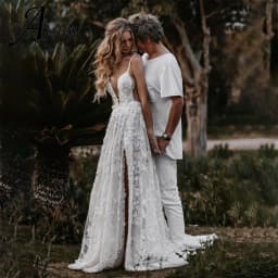 Customized A-Line Bride Dresses V Neck Spaghetti Strap Court Train Lace Wedding Dress For Woman Wedding Dress Vestidos De Novia