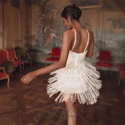 QICHE Customized Luxury Short Sheath Wedding Dress Simple Tassel Ivory Sexy Backless Sleeveless Pleat Halter Mini Bridal Gown
