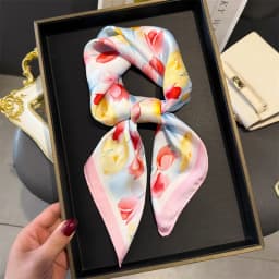 2024 Luxury Floral Print 70cm Square Silk Scarf Women Designer Scarves Bandana Foulard Shawl Hijab Echarpe Hairband Tie Ribbon