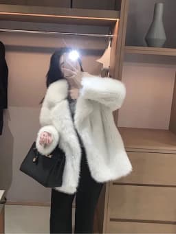 Lautaro Winter Loose Casual Thick Warm Soft Hairy Faux Fur Coat Women Luxury High Quality Furry Fluffy Jacket Korean Fashion