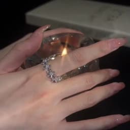 Vintage Unique Heart Motif Ring Texture Hollowed-Out Rings for Women Silver Color Temperament Jewelry Gift Daily Wear