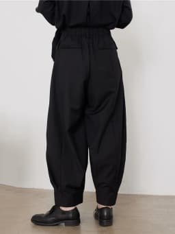 [EAM] High Waist Black Casual Pleated Wide Leg Harem Pants New Loose Fit Trousers Women Fashion Tide Spring Autumn 2026 1DF3978
