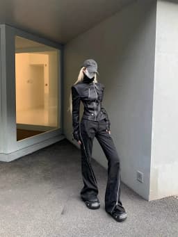 Lautaro Spring Autumn Cool Handsome Short Black Fitted Pu Leather Jacket Women Long Sleeve Zip Up Luxury Designer Clothing 2025