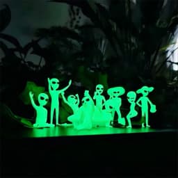 Glowing Alien Ornament Set For Indoor Outdoor Stylish Decorative Crafts For Bedrooms Garden aliens xenomorph