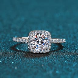 NeeTim D Color Moissanite Ring 925 Sterling Silver with White Gold Plated Sparkling Rings for Women Wedding Band Jewelry Gifts