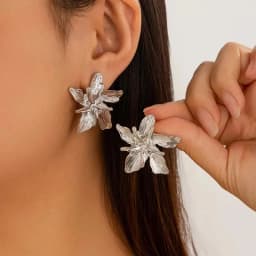 Elegant Multi Layer Metal Petal Flower Stud Earrings for Women Creative Gold Color Hollow Floral Piercing Earrings Jewelry Gifts