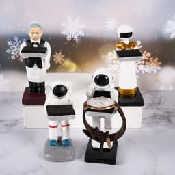 Dropshipping Watch Holder Astronaut Housekeeper Servant Watch Display Stand Robot Polar Bear Watch Jewelry Storage Display Rack