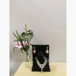 1:6 Doll Mini Jewelry Earring Necklace Set (including Display Rack) for Doll Decorative Toys, Doll Gift Accessories