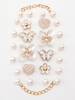 Pearl Shoe Charms Set Creative DIY Pink Shoe Flower Diamond Butterfly Rhinestone Detachable Chain Buckle Shoe Decoration 1 Set