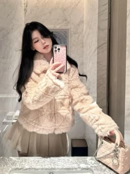 Eco-Friendly White Mink Fur Coat Warm Outerwear Diamond Collar Fluffy Top for Young Women Standard Fit Short Korean Style