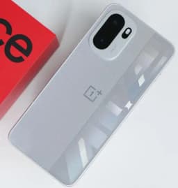 Unlocked OnePlus Ace 6 China Version 6.83inch AMOLED 120Hz Snapdragon8 Elite 50MP 7800Mah 120W Flash Charger NFC OTA PLQ110