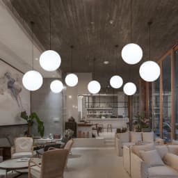 White circular glass ball pendant light, bar restaurant shop decorative light, study room bedroom light, bar desk lamp