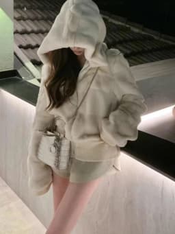 Eco-Friendly Short Mink Fur Coat Women's Winter 2024 Thickened Hooded Plush Outerwear Ladylike Commute Style Zipper Closure