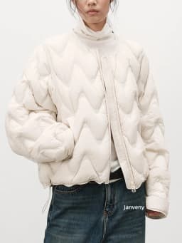 New 2026 Autumn Winter Lightweight Wave Quilted Puffer Jacket Women Loose Round Neck Short White Duck Down Coat Outwear