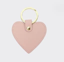 Free custom monogram logo leather keyring saffiano heart shaped kechians for promotion gift keychain ring keychain