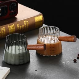 JUSTINLAU Espresso Measuring Cup with Wood Handle Vertical Grain Glass Coffee Extraction Cup with Scale Milk Jug Measure Mug