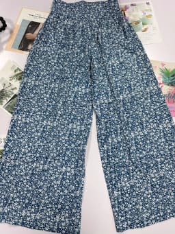 2024 New Red Green Blue Black Floral High-Waisted Bell-Bottoms Pants Loose and Comfortable Slim Ladies Design Feeling Pants