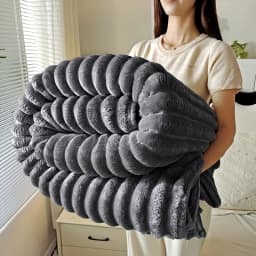 Throw Blanket All Season Soft Plush Cozy Bed Blanket Multifunctional Lightweight Warm Couch Blanket for Sofa Bed Travel