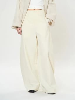 [EAM] High Waist Purple Brief Shaped Elegant Long Wide Leg Pants New Trousers Women Fashion Tide Spring Autumn 2026 1DH9918