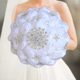 17design New White Wedding Bride Holding Flowers Artificial Bouquet Ribbon Rhinestone Pearl Bouquet Decoration Bride Groom Dance