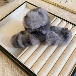 1pc Plush Leopard Print Claw Clip, Exquisite Rear Scalp Hairdressing Shark Clip, Large Size Hairip for Thick Hair.