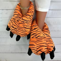 Wholesale Luxury Fluffy Paw AntiSlip Brown Plush House Indoor Slippers Men Animal Plush Home Bedroom Claw Slides Women Sandals