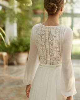 Customized Summer Beach Wedding Dresses Boho Bridal Gowns 2024 Lace Bride Dress Long Sleeves Wedding Gowns White Round Neck