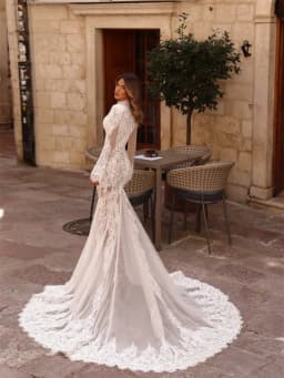 Tokyo Sheer Lace Deep V Neck Boho Wedding Dress High Front Slit Long Sleeves Bridal Gown Outdoor Ceremony Floor Length Sexy Wear
