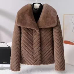 Popular high-end Hepburn style short Coat for women's Winter 2026 new Mink coat Ladies Fur Jackets Fox Fur Car Strip Mink Jacket