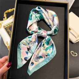 2024 Luxury Floral Print 70cm Square Silk Scarf Women Designer Scarves Bandana Foulard Shawl Hijab Echarpe Hairband Tie Ribbon