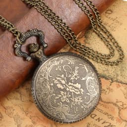 Vintage Bronze Flowers Quartz Analog Pocket Watch Gift Men Women Necklace Pendant Pocket Clock Arabic Numerals Dial Retro Watch