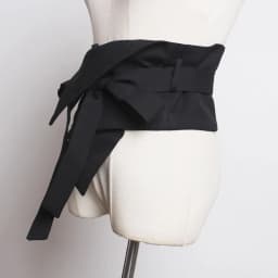 [EAM] Black Cloth Asymmetrical Bow Bandage Wide Belt Personality Women New Fashion Tide All-match Spring Autumn 2026 1A778