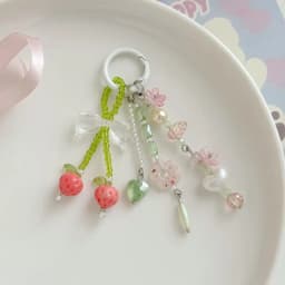 Strawberry Bag Charm Delicate Cute Key Chain 3d Pink Strawberry Key Chain Sweet Resin Key Ring For Christmas Gift Backpack