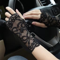 Women's Lace Sunscreen Outdoor Half Finger Driving Gloves Summer Thin Elastic Breathable Bridal Fashion Touch Screen Fingerless