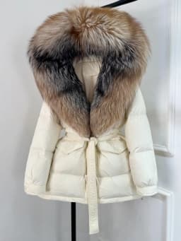 2026 New Fashion Winter White Duck Down Jacket Women Real Natural Fox Fur Hooded Thick Warm Belted Puffer Down Coat Warm Parka