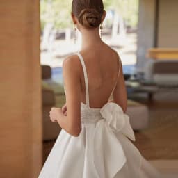 Simple A Line 2026 Wedding Dresses Women's Sexy Sleeveless Satin Bridal Gowns Sweep Train Appliques Vestidos De Novia Customized
