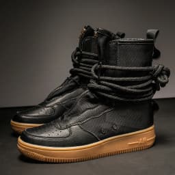 Unisex High-Top Chunky Sole Platform Boots - Winter Couple Shoes in Black and White