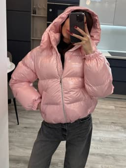 Glossy Cropped Hooded Puffer Coat Drawstring Hem Zip-Up 2026 Winter Women Warm Padded Jacket Warm Causal Lady Cotton‑Padded Coat